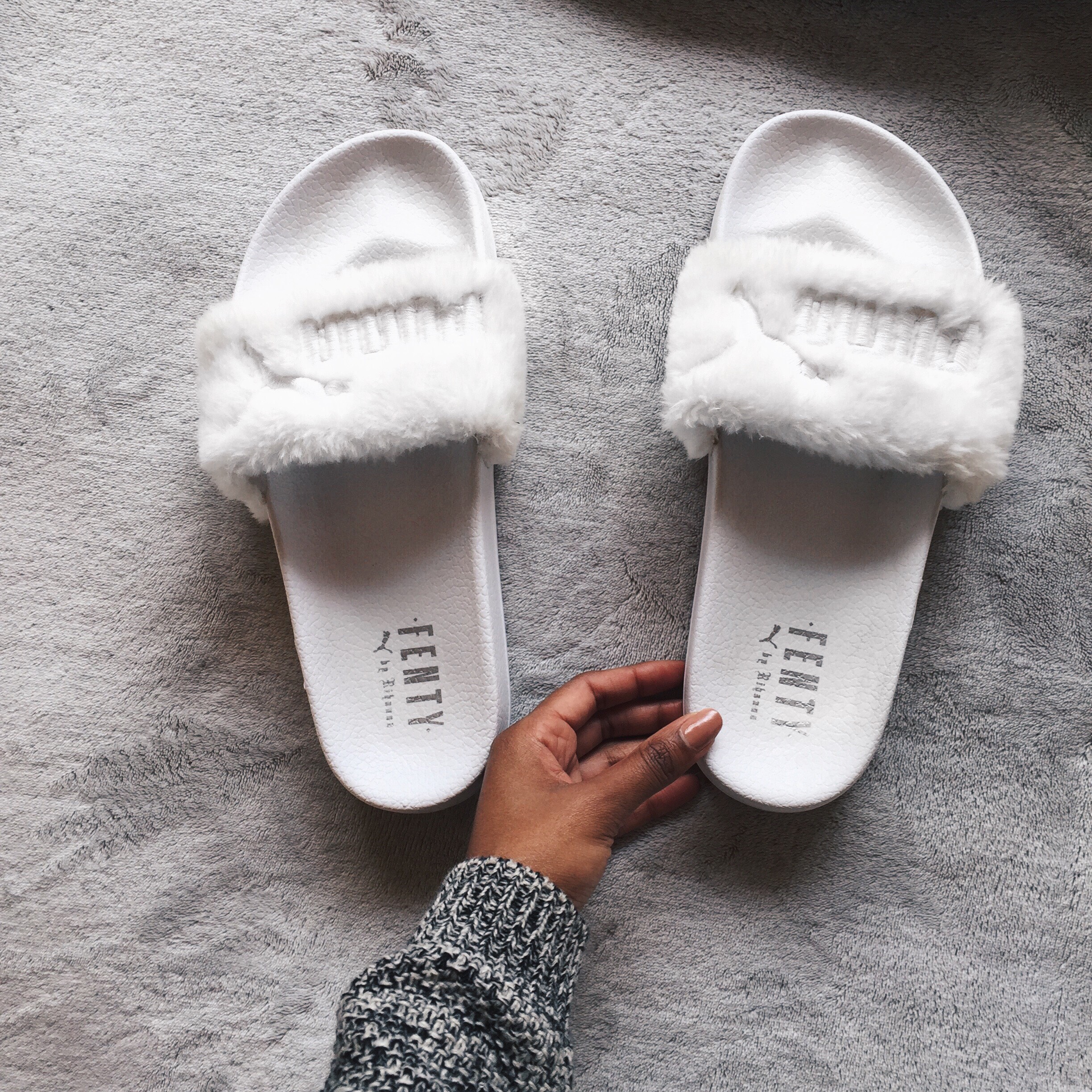 white puma fenty slides